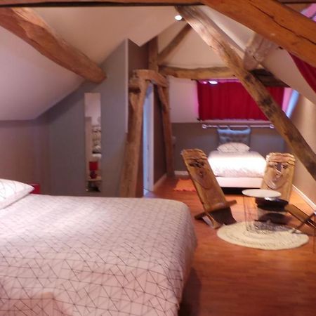 Chambre D'Hotes Mansardee Saint-Ouen-les-Vignes Exterior photo
