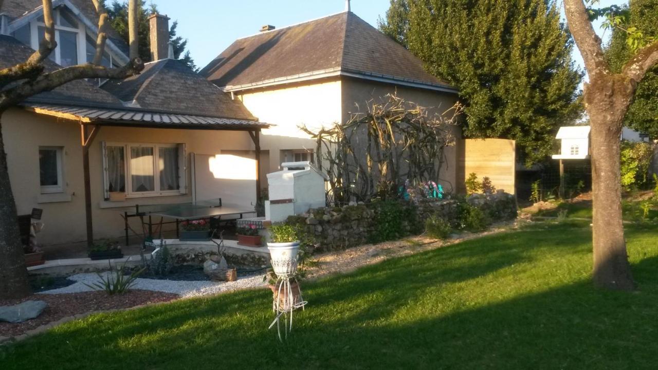 Chambre D'Hotes Mansardee Saint-Ouen-les-Vignes Exterior photo